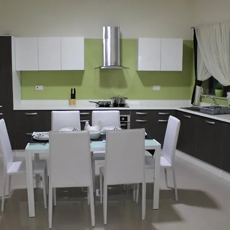 Large Modern Seaside * Birzebbuga